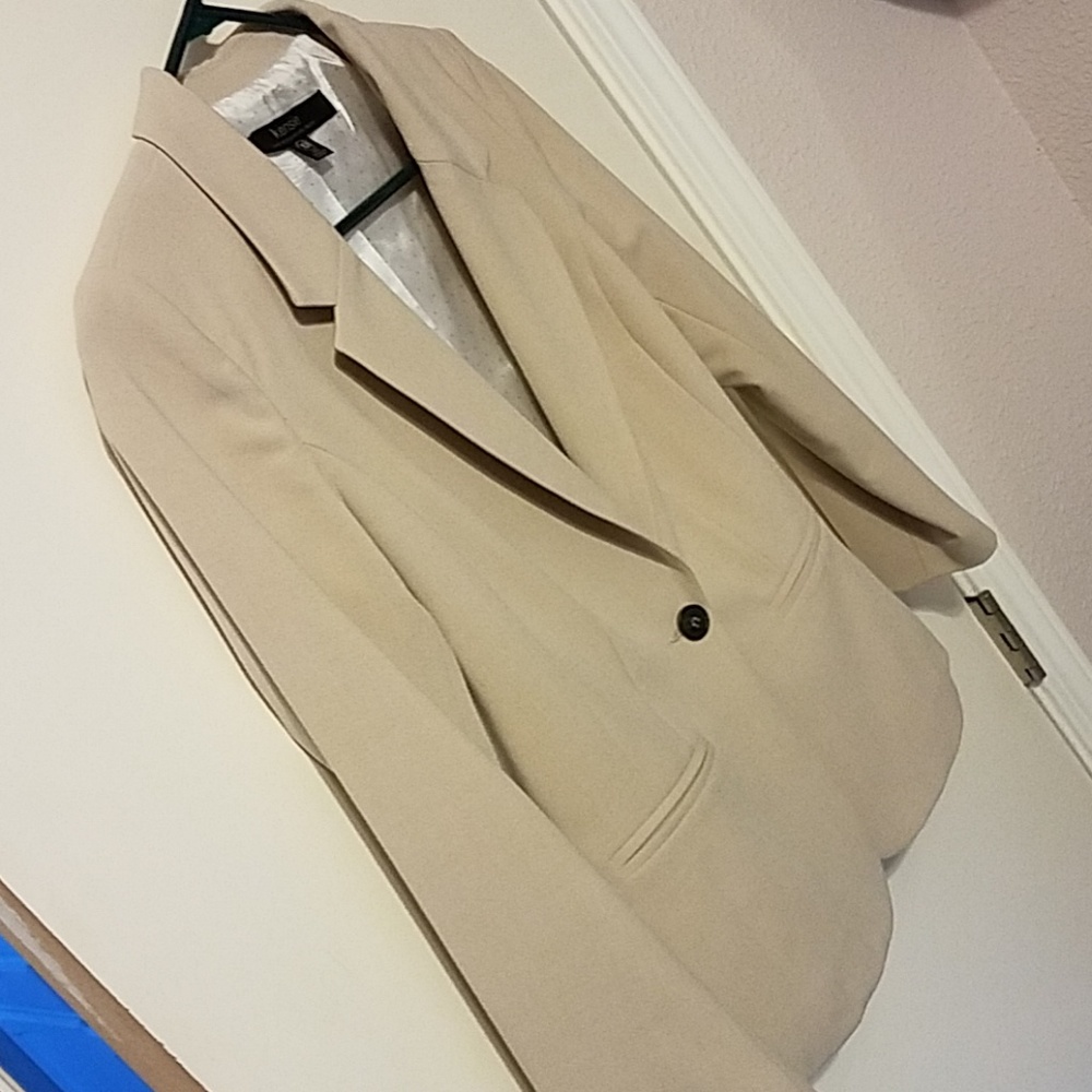 Cream blazer w/silk liner
